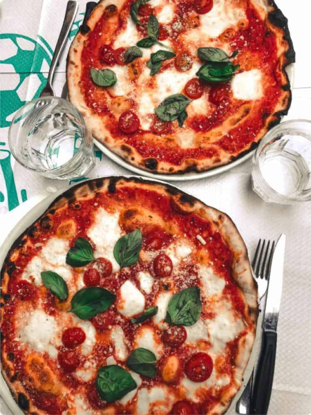Chicken Pizza with Tomatoes and Arugula